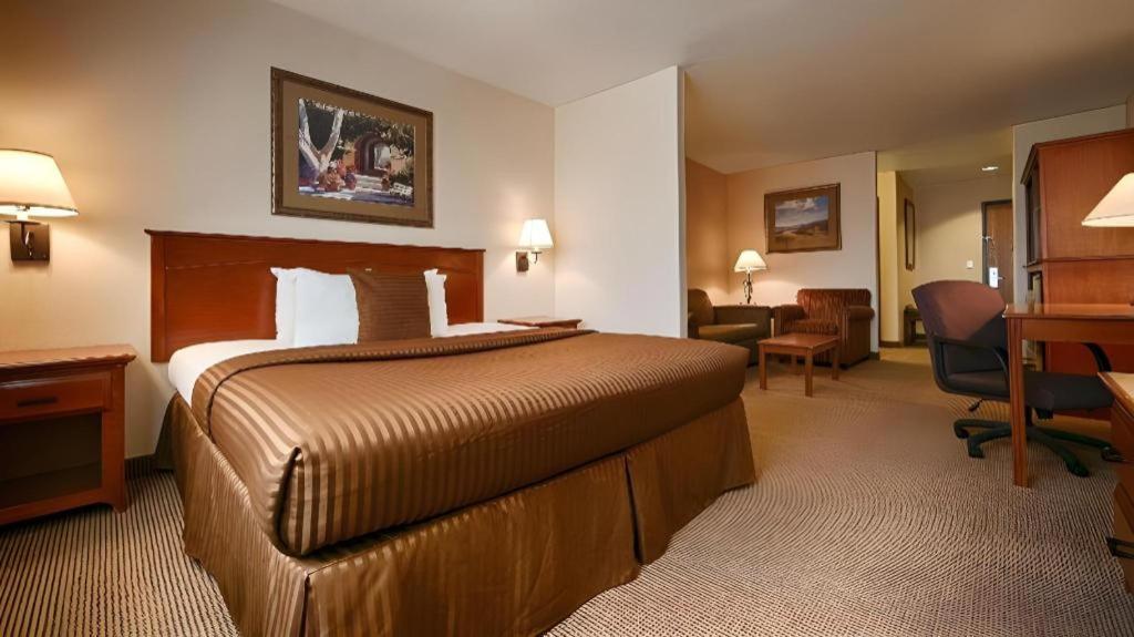 Best Western Territorial Inn And Suites Bloomfield Exterior photo